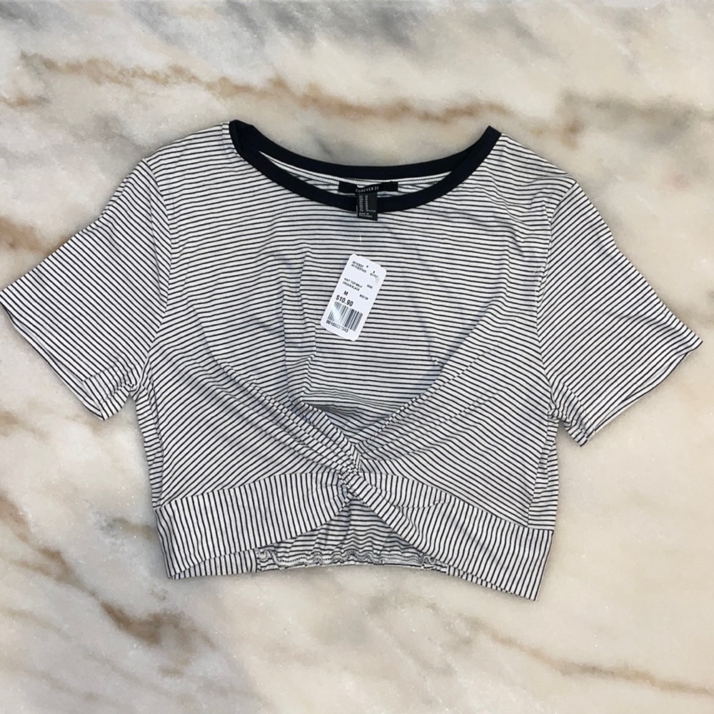 SOLD!! Forever 21 Black/White Crop Top